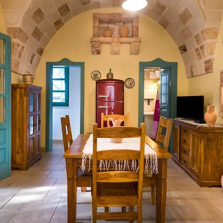 Villa Sleeps 7 With Pool Air Con And Wifi *