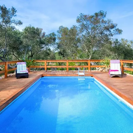 Villa Sleeps 7 With Pool Air Con And Wifi