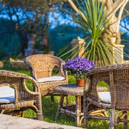 Villa Sleeps 7 With Pool Air Con And Wifi *