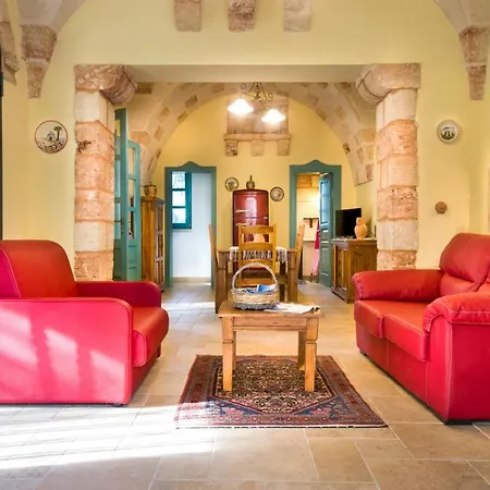 Sleeps 7 With Pool Air Con And Wifi Andrano